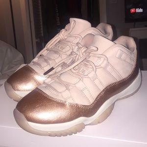 Jordan’s 11 rose gold WMNS 5.5